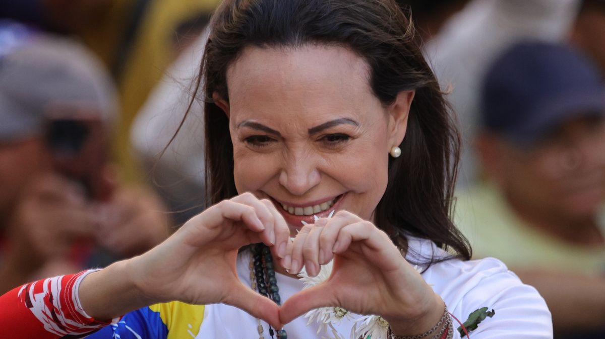 Nobelovu cenu míru dostala žena, která se musí skrývat. „Žiji ze dne na den“